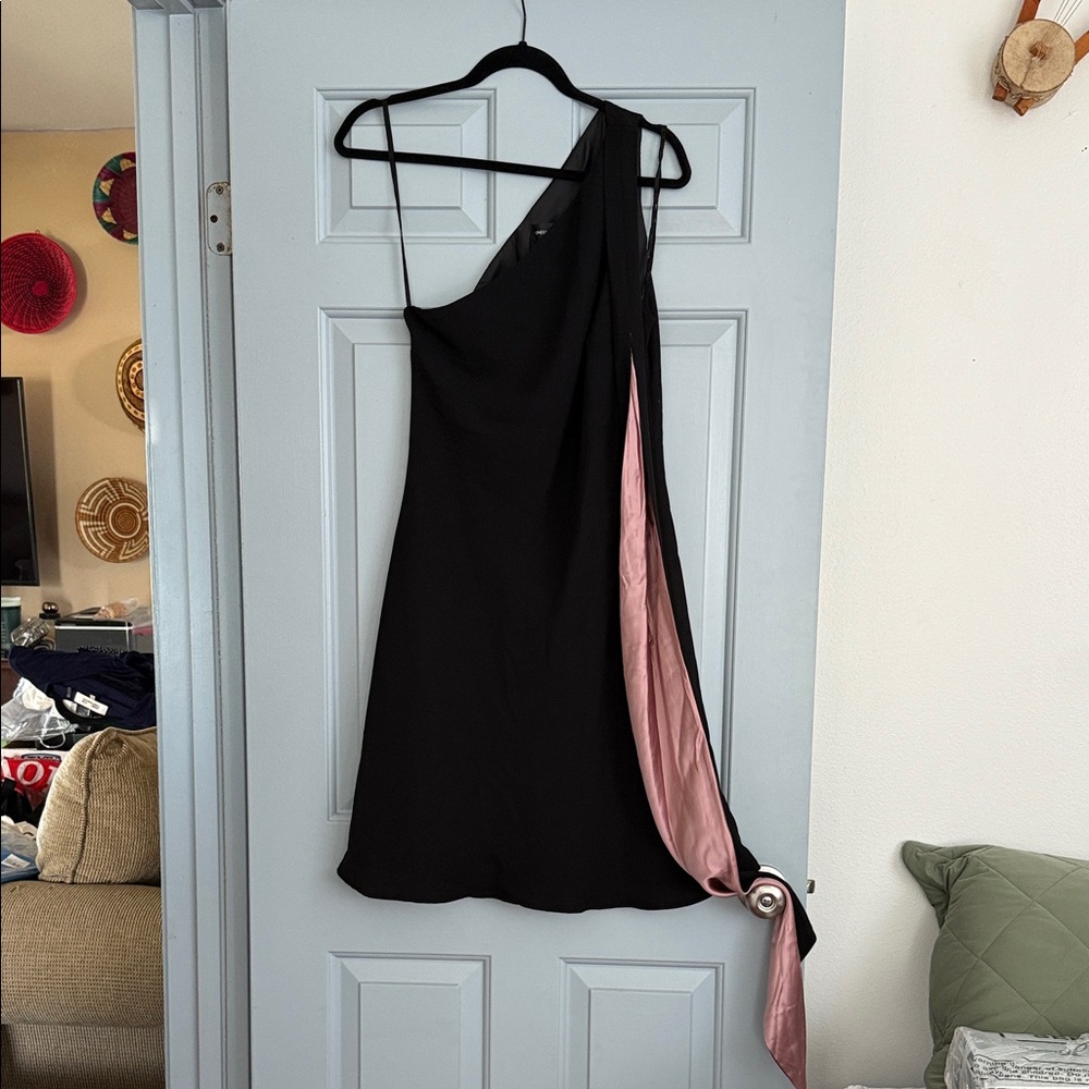 Jones NY Elegant Asymmetrical, one-shouldered Black Dress with pink scarf detail